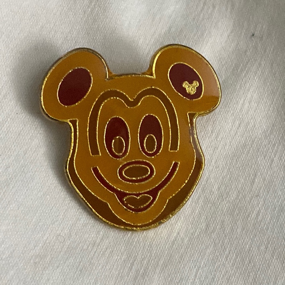 Mickey Mouse Hong Kong Disney Pin Hidden Mickey Brown Pancake Pin